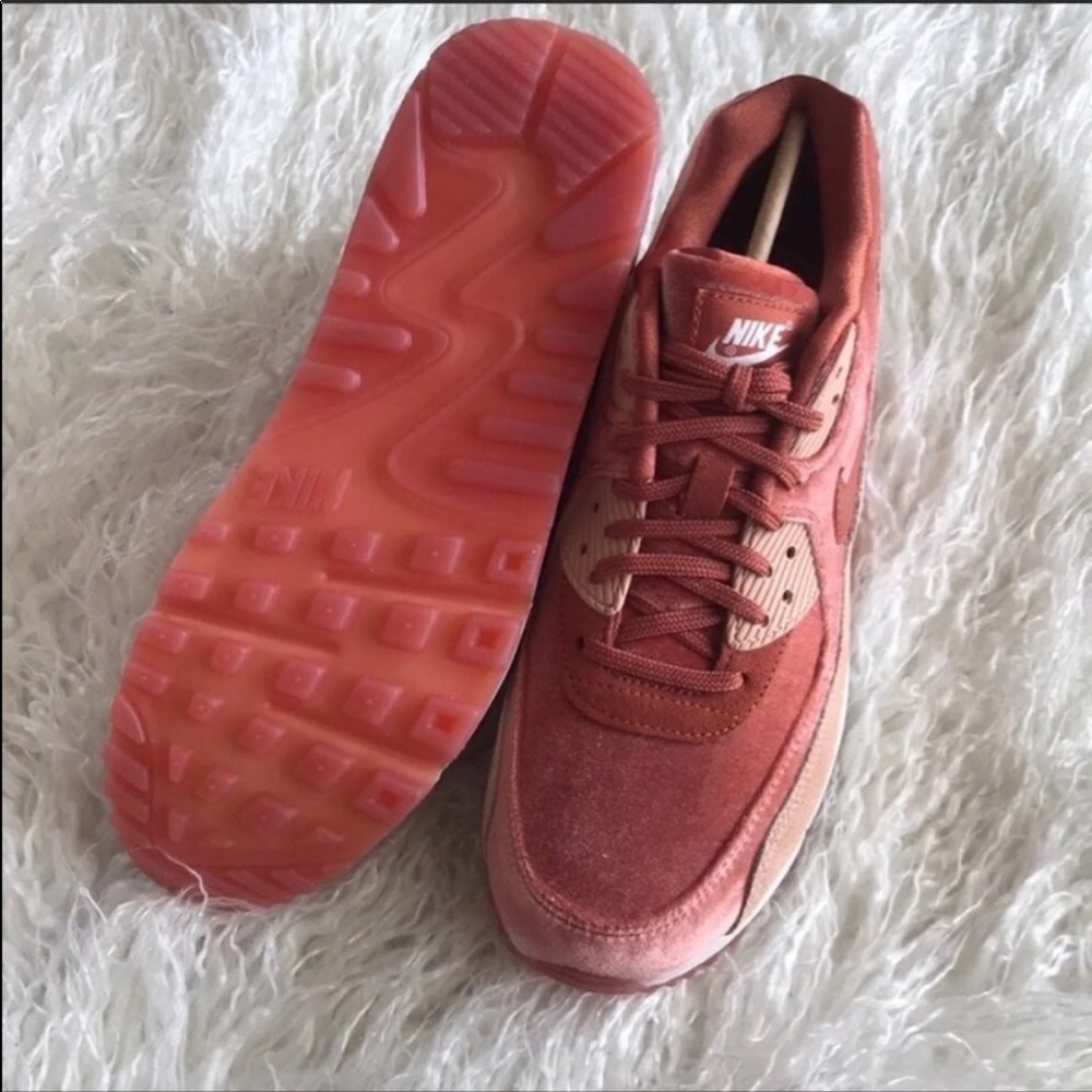 NWT Nike Air Max 90 LX Peach - Picture 7 of 8